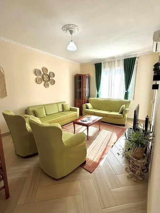 Lovely Apartment By The Beach Vlorë
