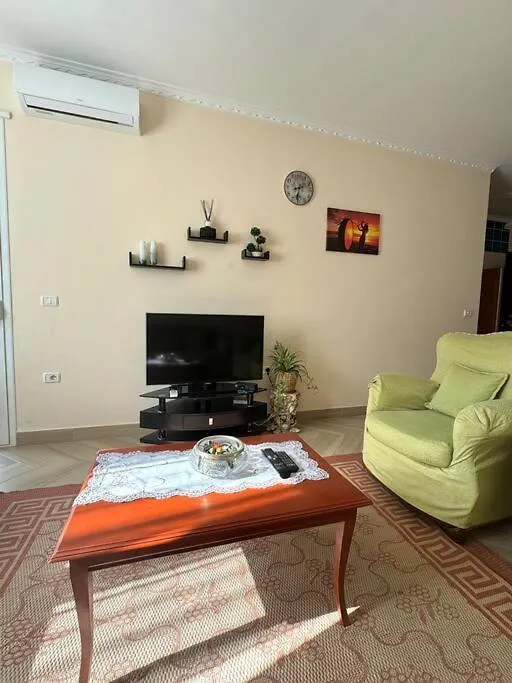 Lovely Apartment By The Beach Vlorë